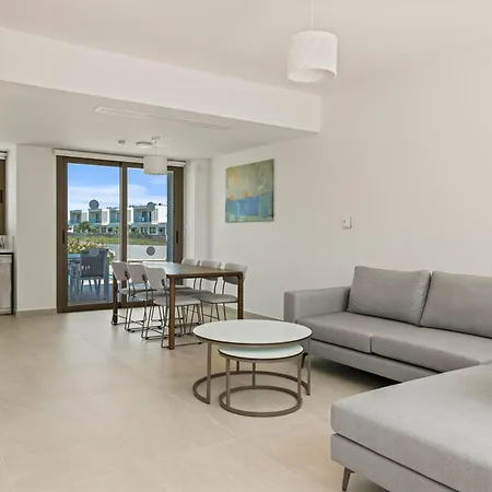 Serenity Waves 22 וילה