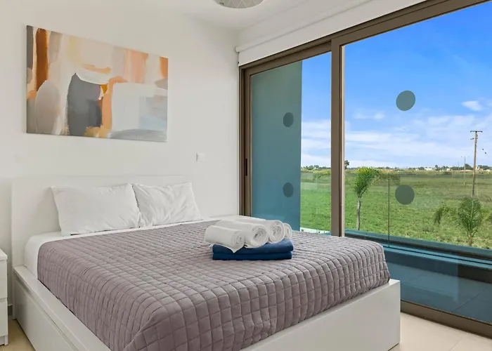 Serenity Waves 22 Villa Larnaka