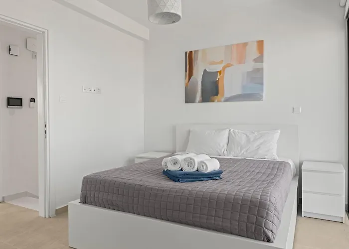 Serenity Waves 22 Vila